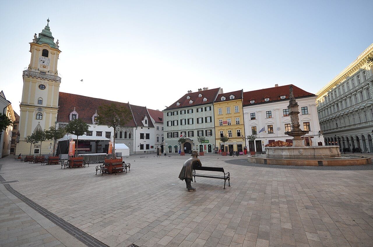 Old Town & Main Square